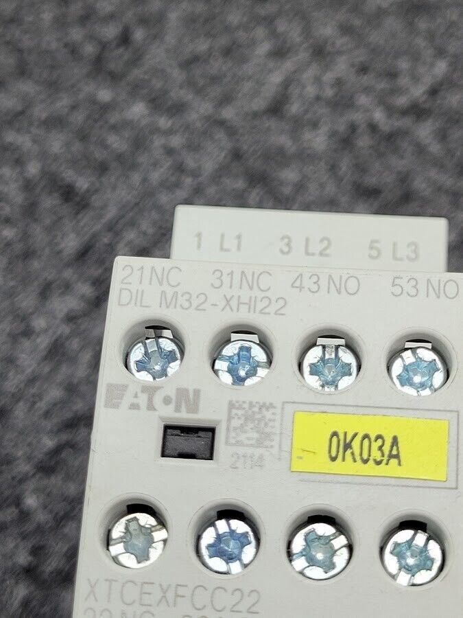 Eaton DIL M32-01 XTCE032C01 Contactor w/ DIL M32-XHI22 Auxiliary 24VDC Coil