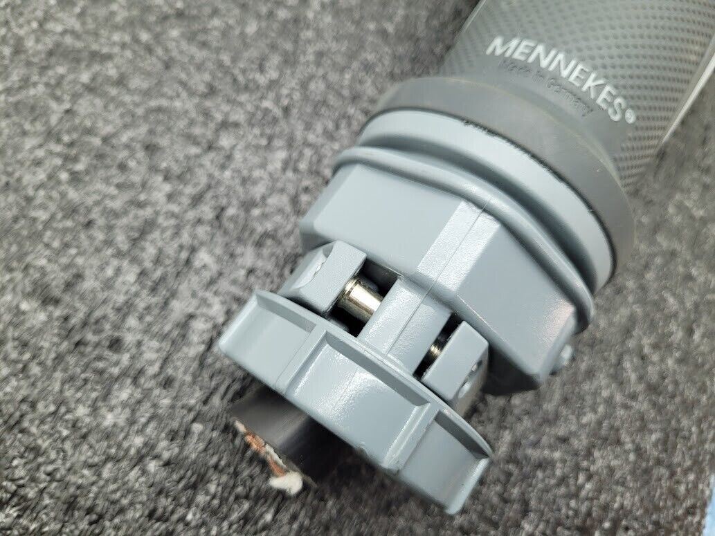Mennekes PowerTOP Xtra Rugged ME 4 60 P 9 W Water Tight Plug ME460P9W Pin Sleeve