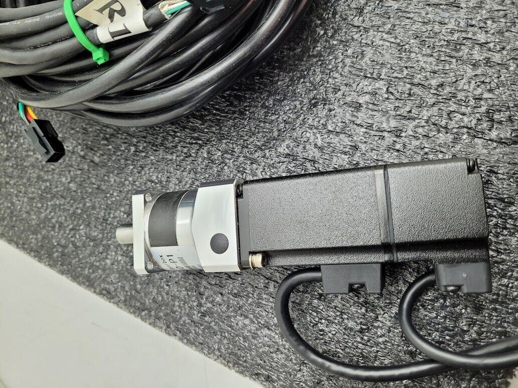 Delta ASD-B2-1021-B 220V 1-Phase Servo Drive 100W w/ Motor and Cables