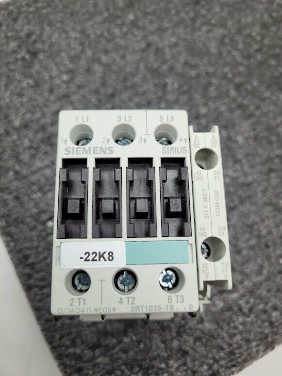 Siemens Contactor 3RT1025-1B..0 G/140411 E05* NQ140224 Auxiliary Contact