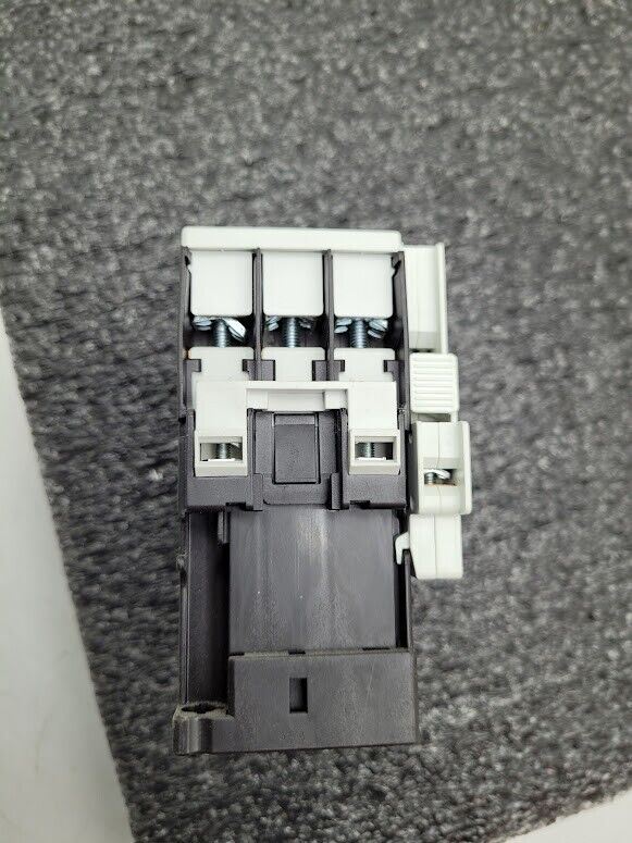 Siemens Contactor 3RT1025-1B..0 G/140411 E05* NQ140224 Auxiliary Contact