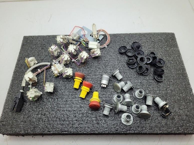 Lot of 17 SCHLEBEL BTLK EStop Switches Emergency Stop & Reset, Pushuttons, Key
