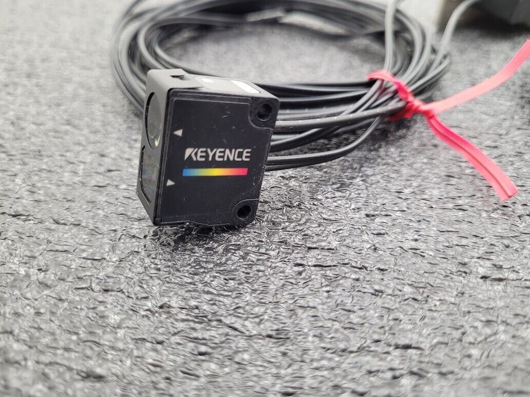 Keyence Digital RGB CZ-V21A w/ CZ-H37S Fiberoptic Reflective Sensor Head 11-20mm