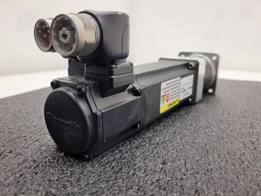 Rexroth 3 Phase 3PH Servo Motor MSK030C-0900-NN-M1-UG1-NNNN 1Nm w/ Gearhead