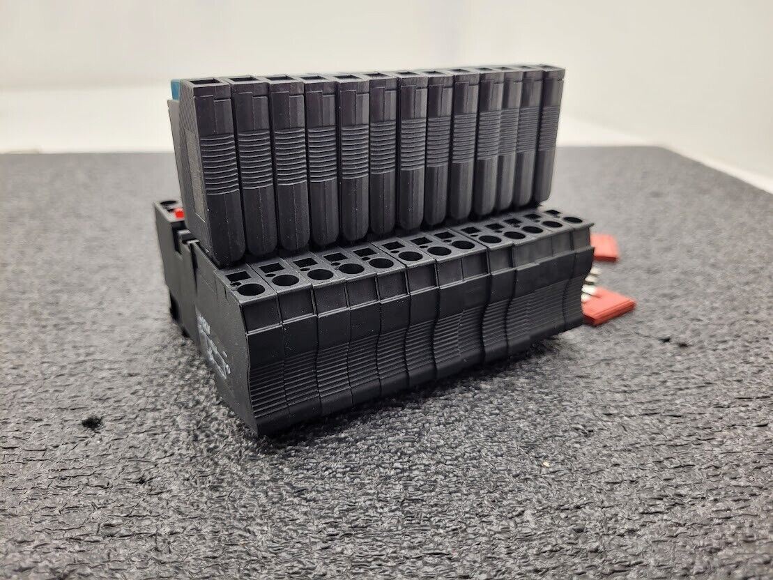 Lot of 13 Phoenix Contact UK 6-FSI/C Terminal Blocks Circuit Breakers and Fuses