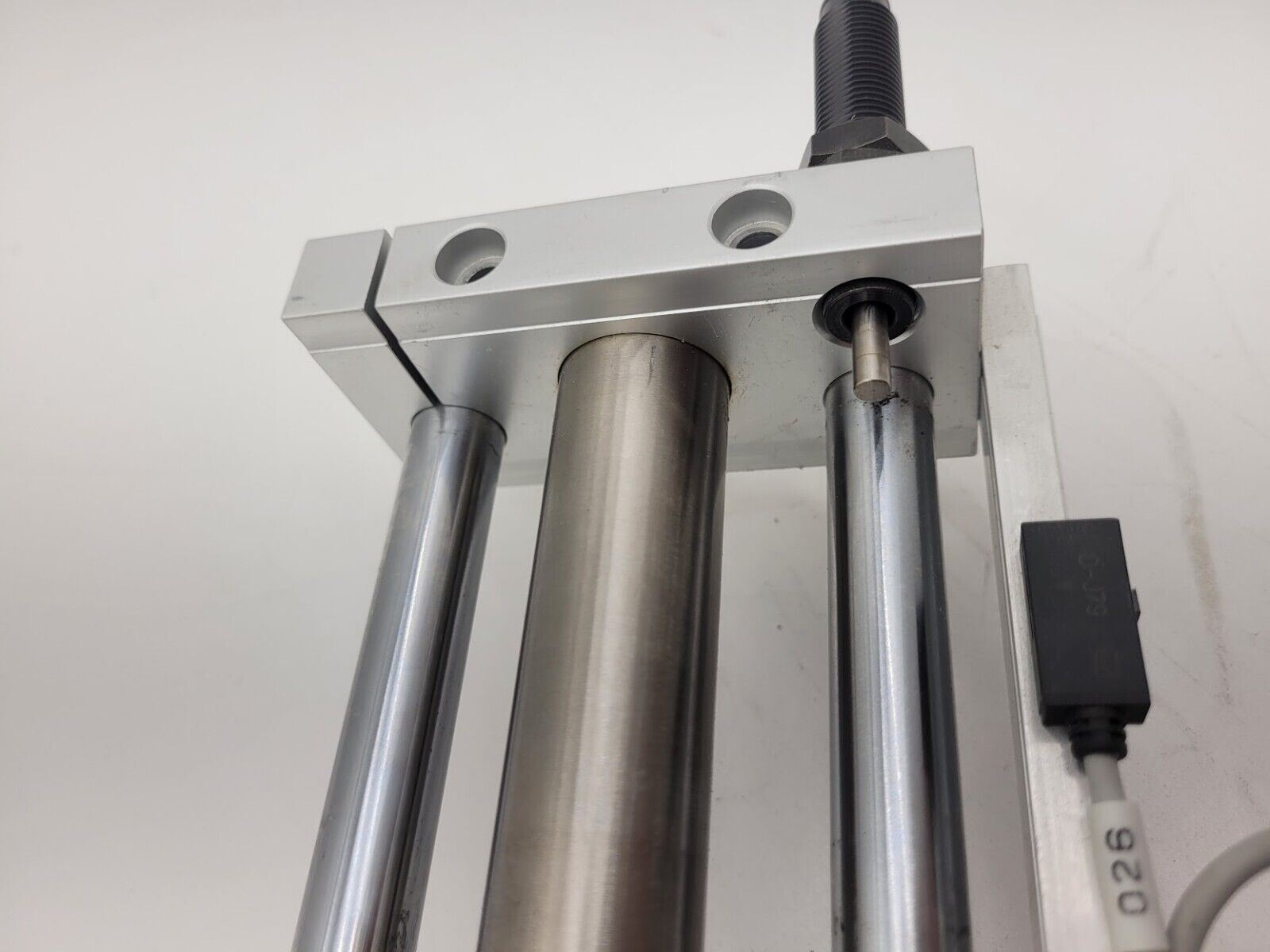 SMC NCDY2S25H-4000 100PSI Linear Slide Guide Cylinder w/ D-J79 Sensors, Stops