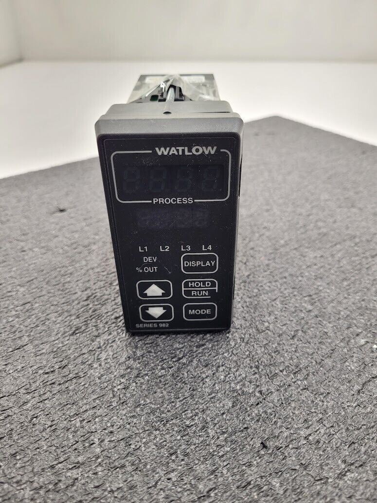 Watlow 982C-20CC-JRGR Microprocessor Based Ramping Controller Parts/Repair