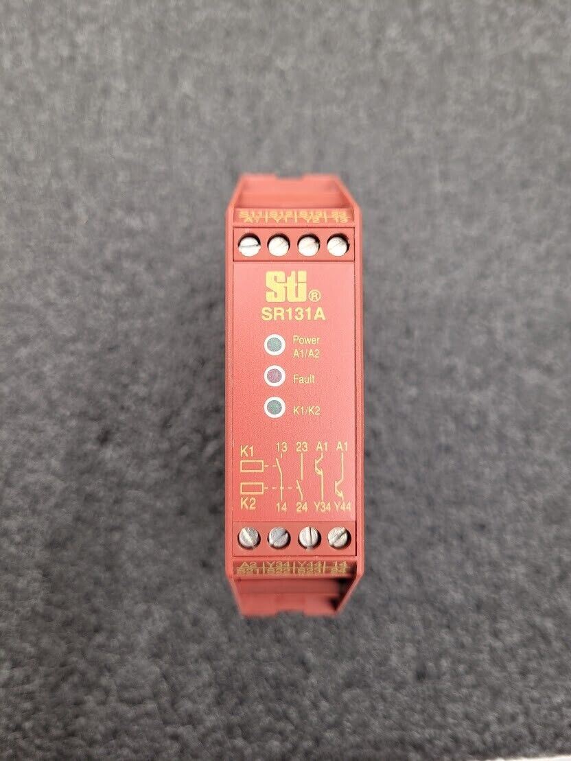 STI Omron SR131A00 Safety Monitoring Relay 44510-1310  24VDC SR131A Working Pull