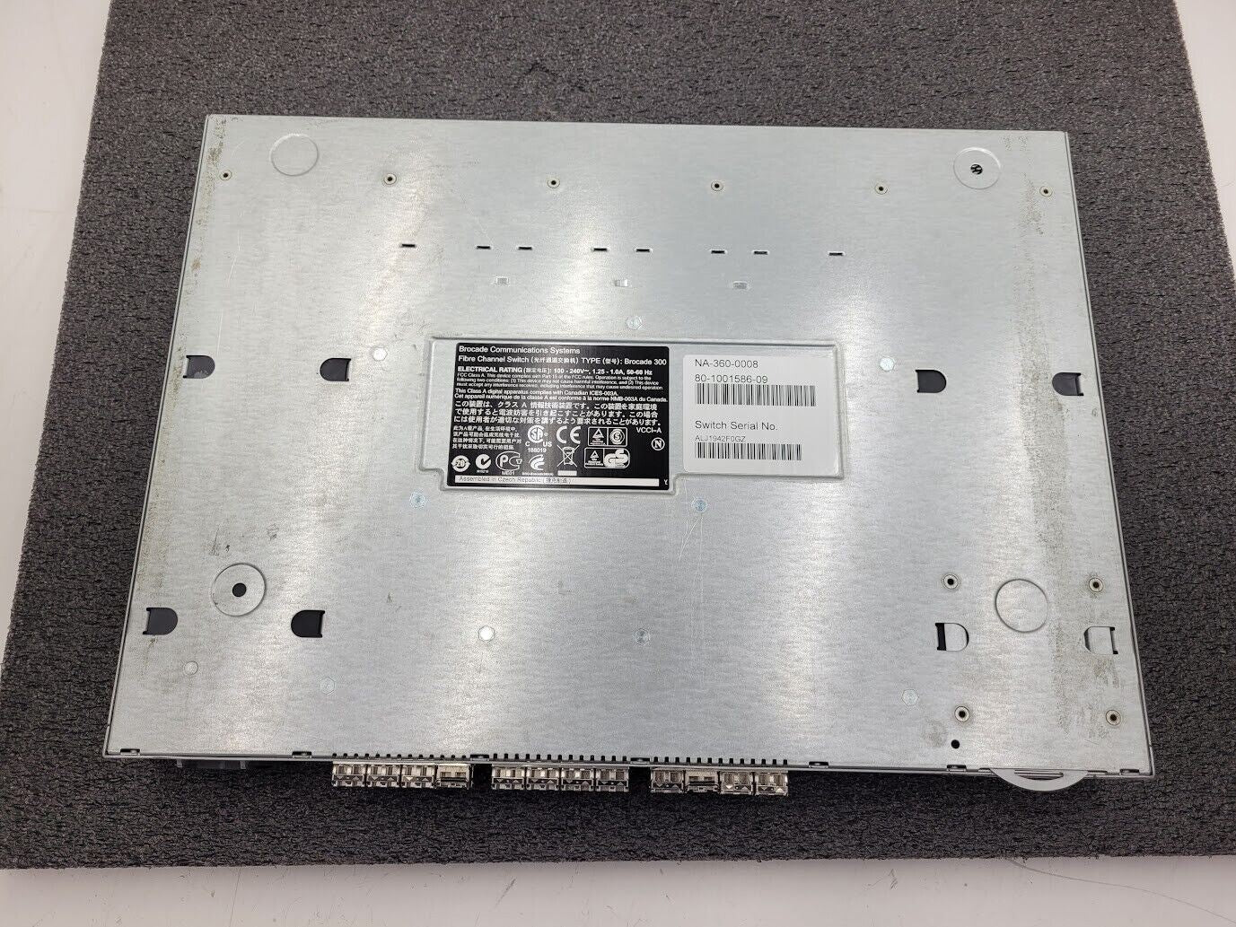 NA-360-0008 Brocade 300 SAN Switch 8GB X 24 Active Ports 80-1001586-09
