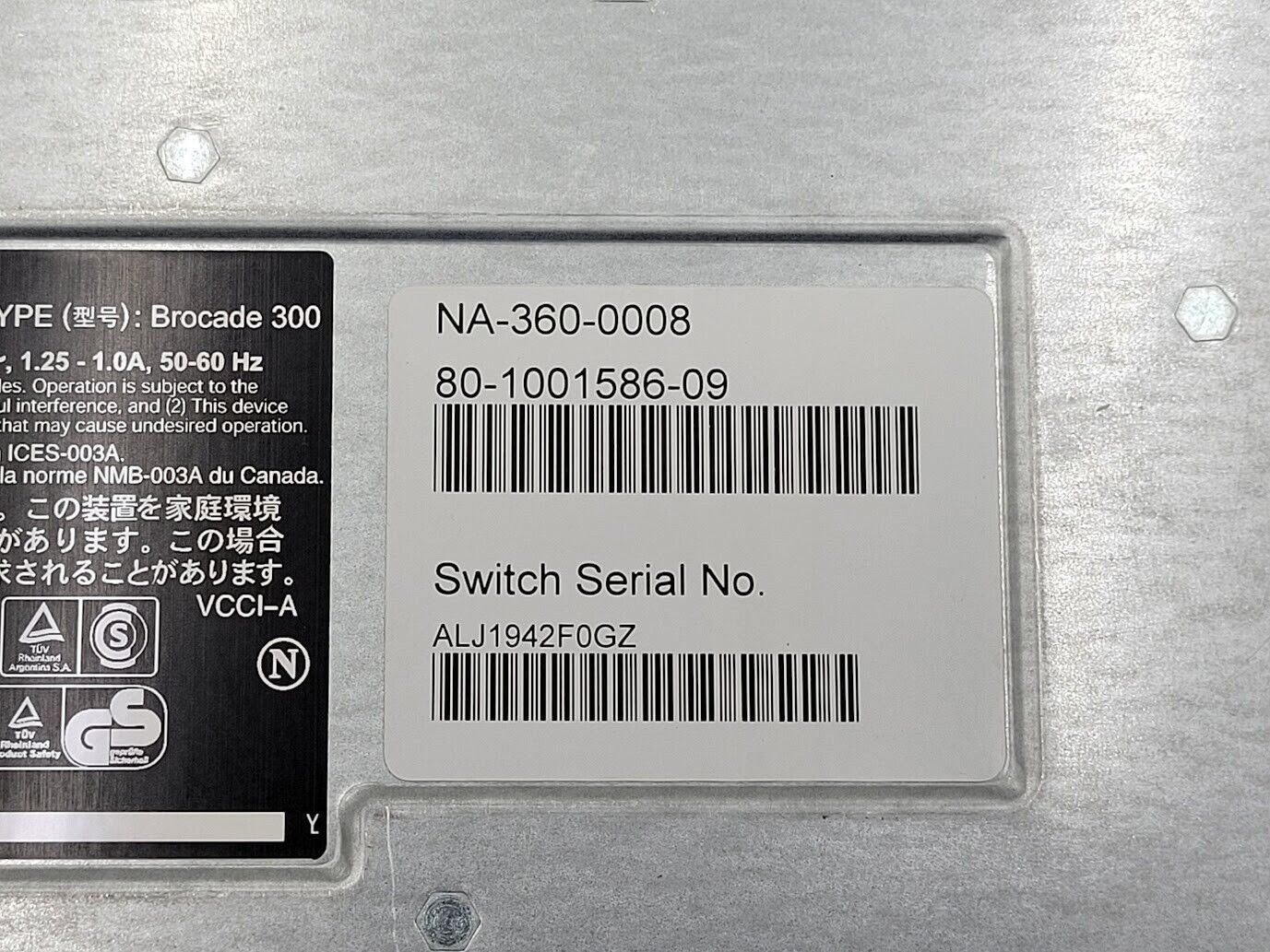 NA-360-0008 Brocade 300 SAN Switch 8GB X 24 Active Ports 80-1001586-09