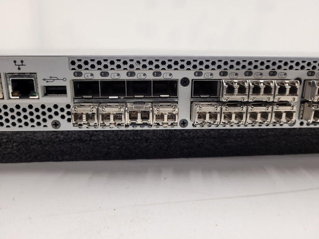 NA-360-0008 Brocade 300 SAN Switch 8GB X 24 Active Ports 80-1001586-09