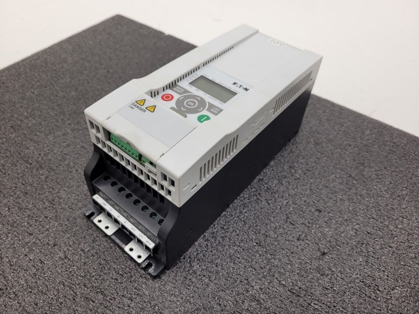 Eaton M-Max MMX34AA014F0-0 Micro VFD AC  Drive inverter 7.5kW:400V 10HP:480V