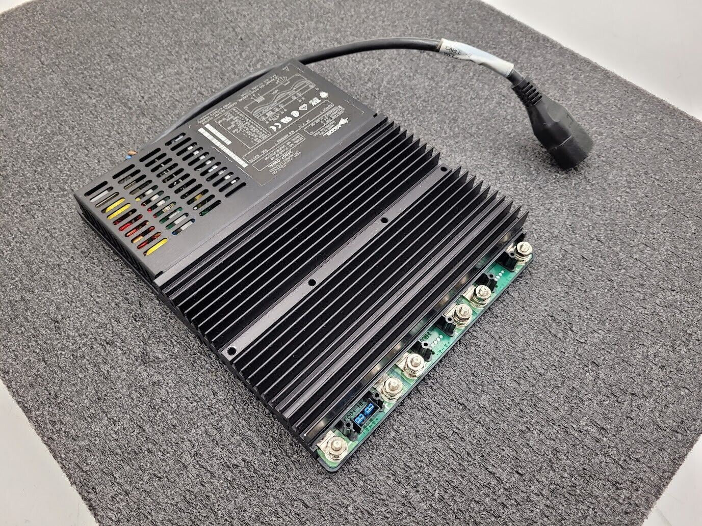 VICOR FLATPAC VI-NU3-EP-09 Switching Power Supply 230VAC Input 24VDC 18A Output