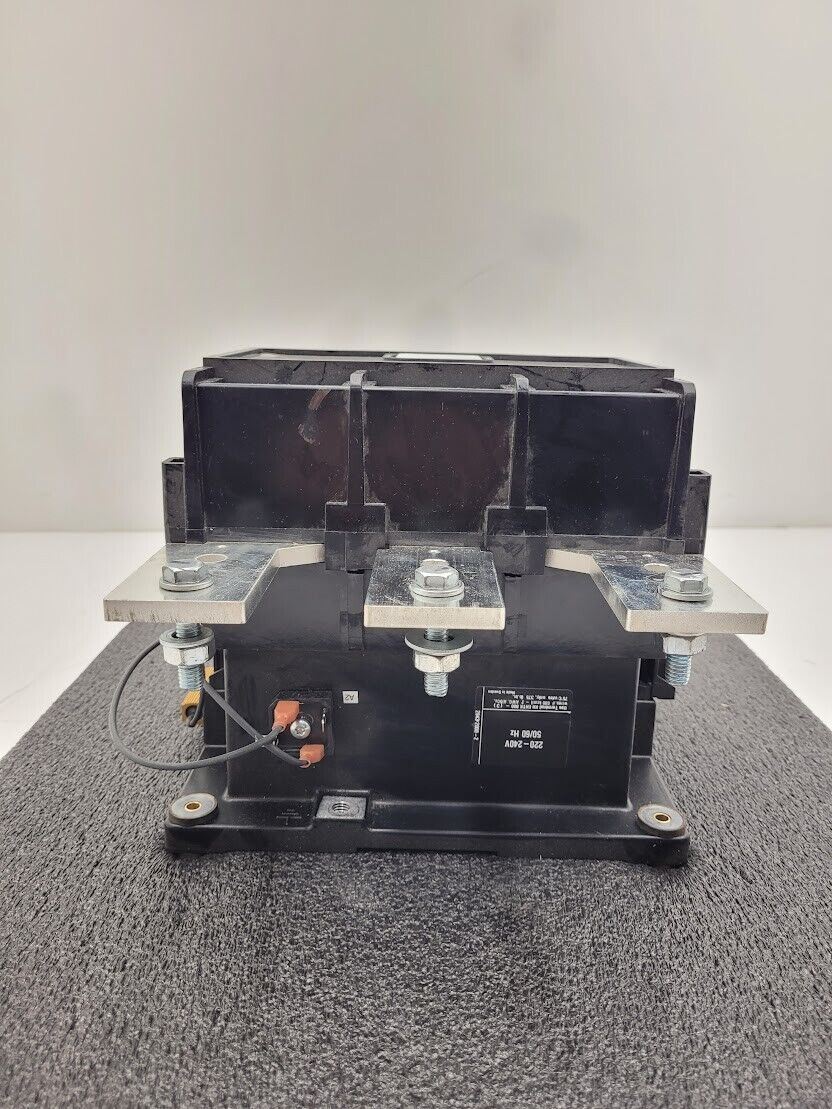 ABB EH1200 Contactor 1200A 600VAC 3 Pole 3 Phase 220-240VAC Coil