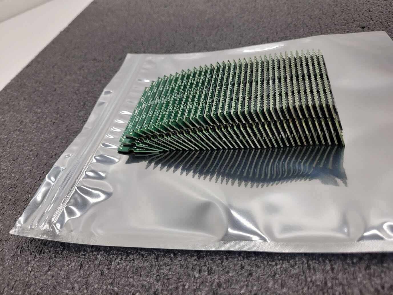 lot of 33 APACER 4GB Non Buffered SOD PC3-10600 CL9 SODIMM Memory