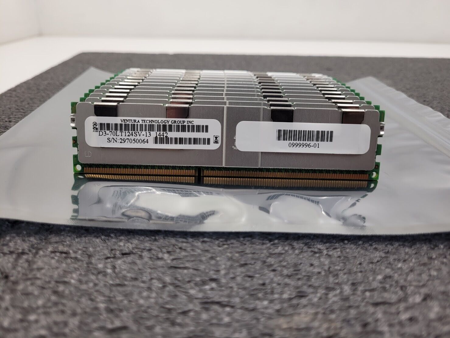 512GB Lot of 16x DDR3 32GB ECC Ventura D3-70LT124SV-13 4Rx4 PC3-14900L Ram