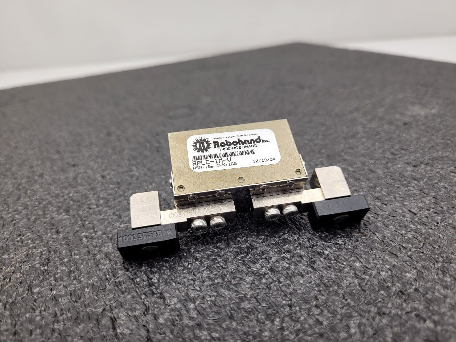 Destaco Robohand RPLC-1M-V 2 Jaw Parallel Pnumatic Gripper 1/4" Stroke