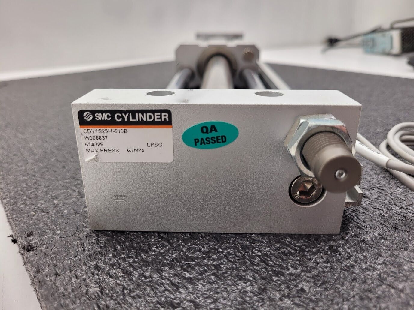 SMC CDY1S25H-510B 100PSI Linear Slide Guide Cylinder w/ D-F79 Sensors, Stops