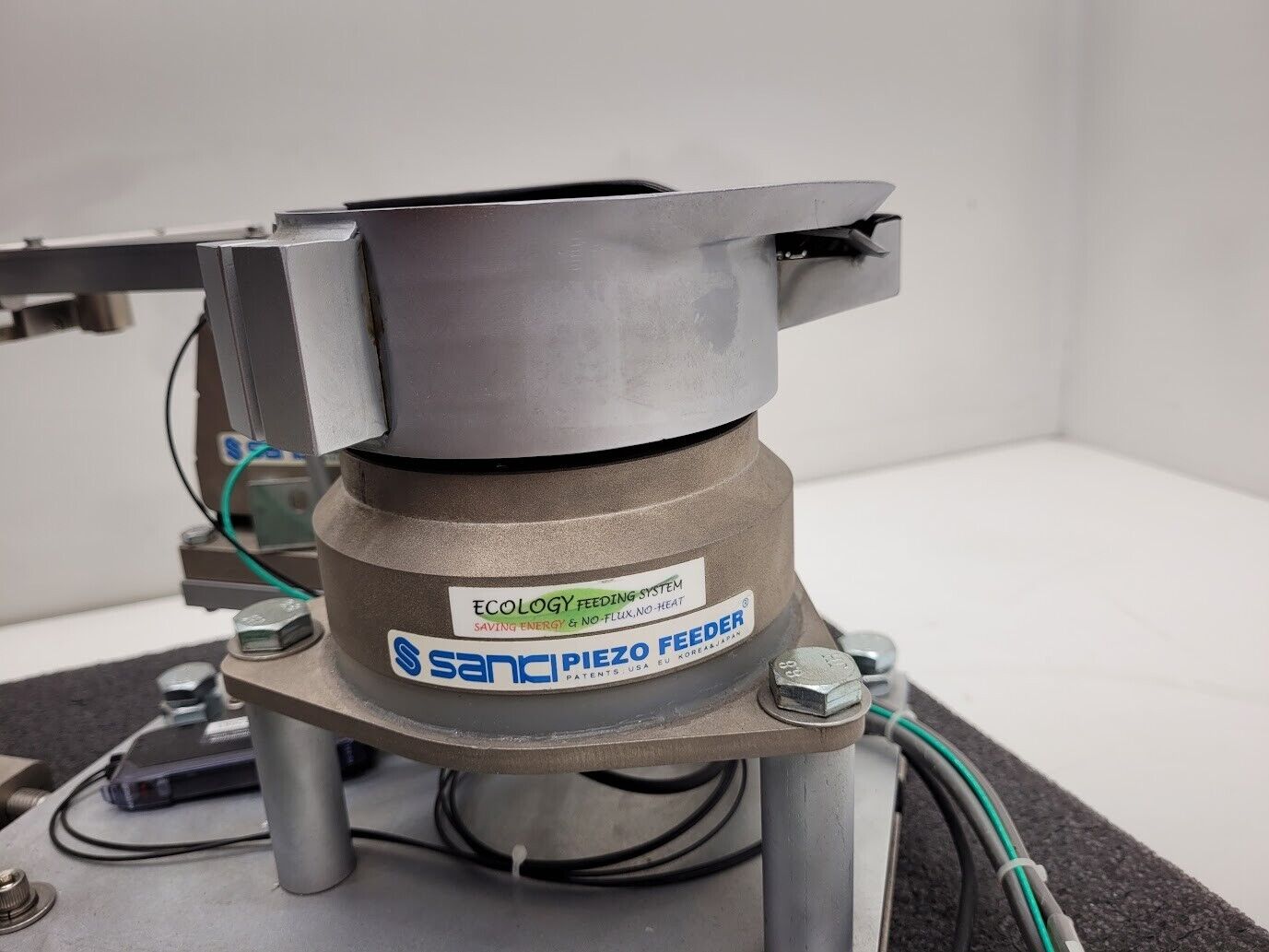 Sanki Piezo Vibratory Feeder Bowl + In-Line Systems PEF-110iL PEF-L25H P1111 x2
