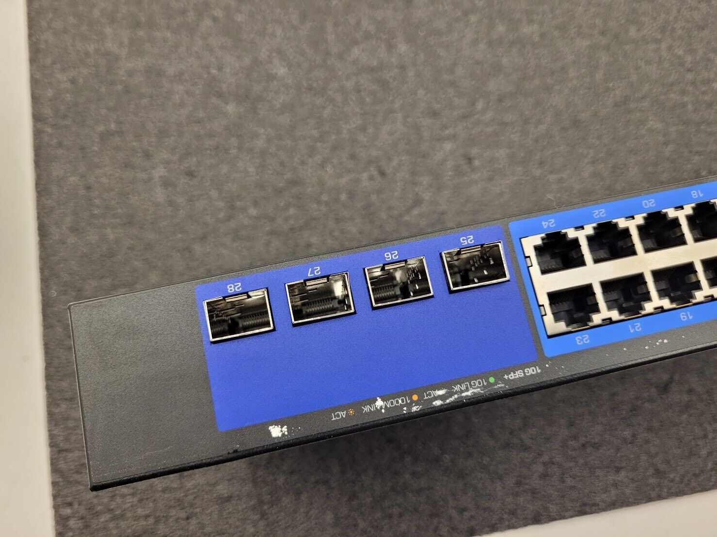 TRENDnet TEG-40128 10G Web Smart Switch 12 Port 8x 10g base T + 4x SFP+ No Ears