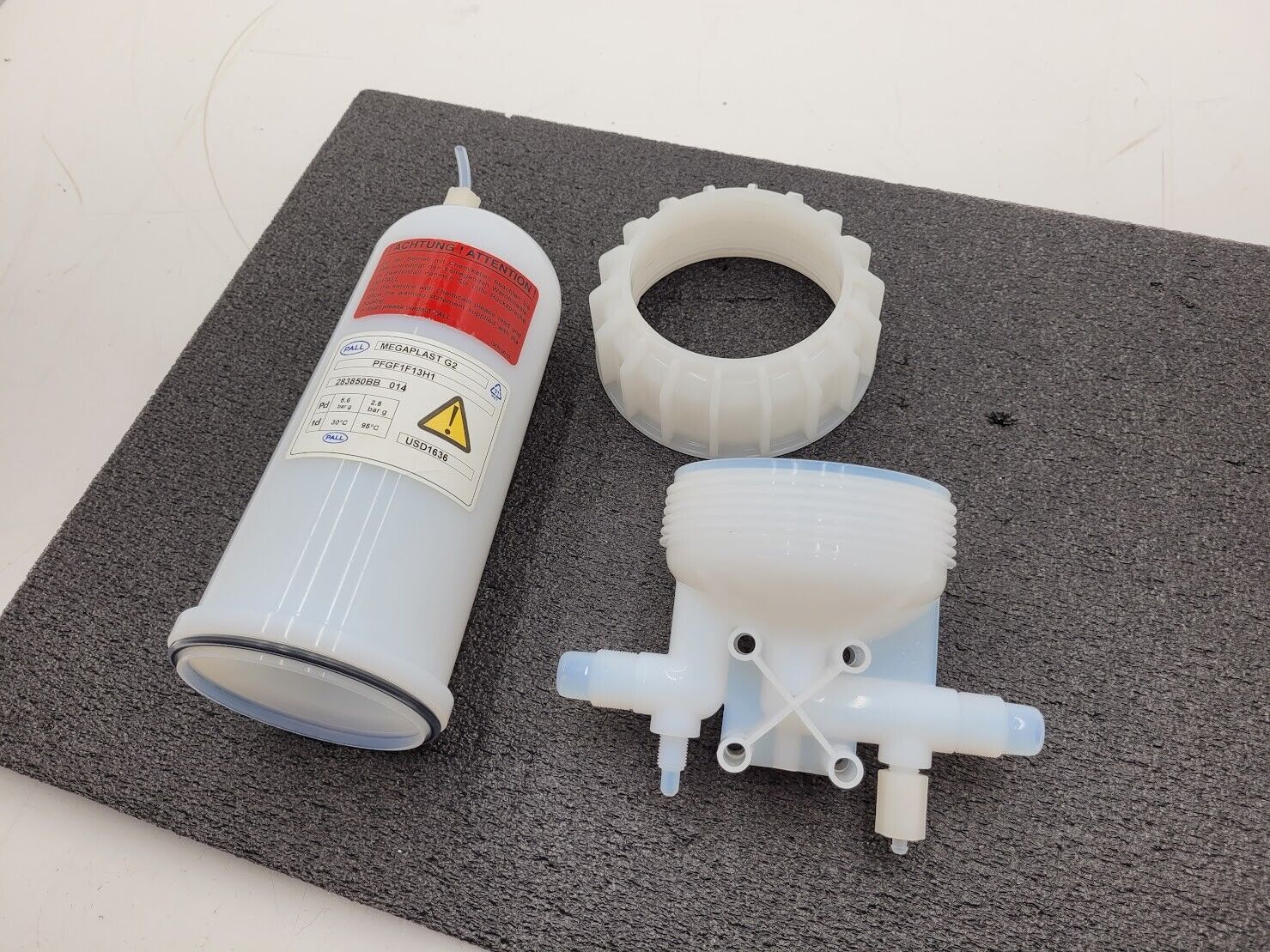 PALL MEGAPLAST G2 PFGF1F13H1 High Purity Fluid Filter Housing