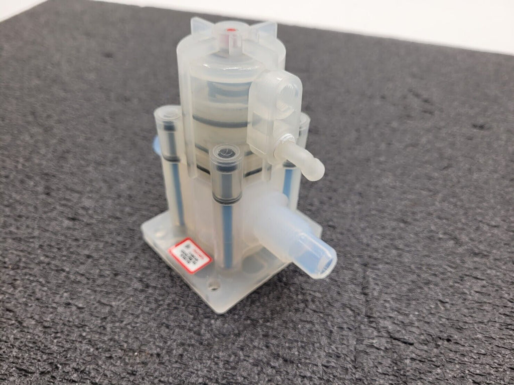 AMAT Furon High Purity Valve 1106124 CVD2-F88 NC 1/2"  Pneumatically Actuated