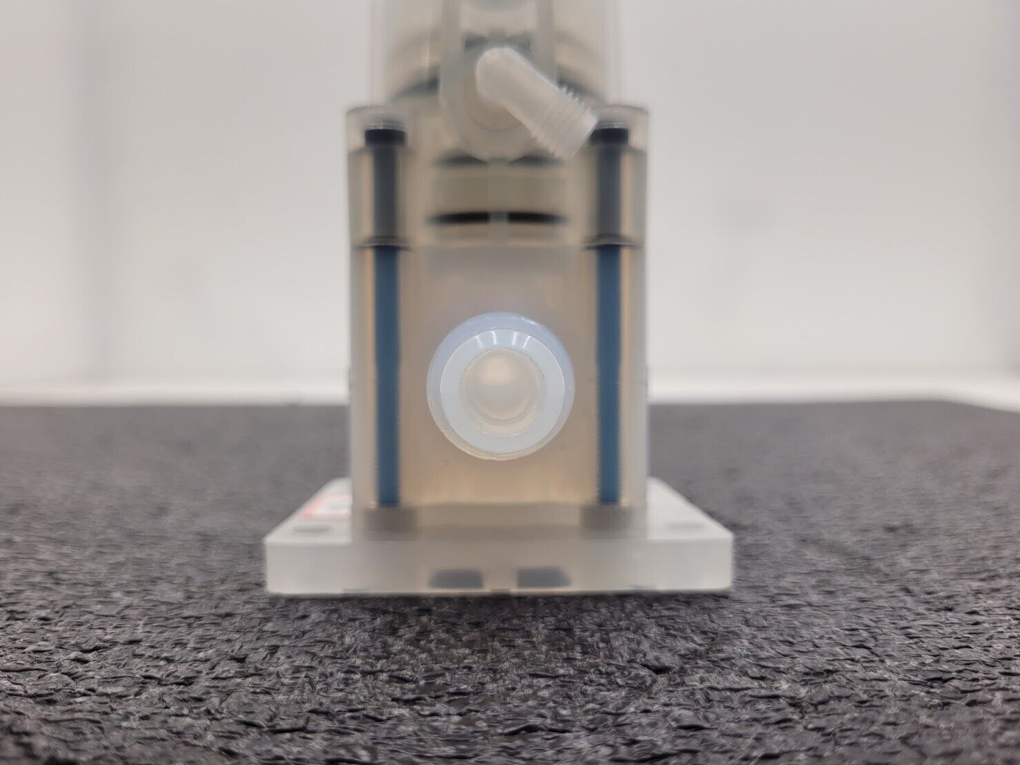 AMAT Furon High Purity Valve 1106124 CVD2-F88 NC 1/2"  Pneumatically Actuated