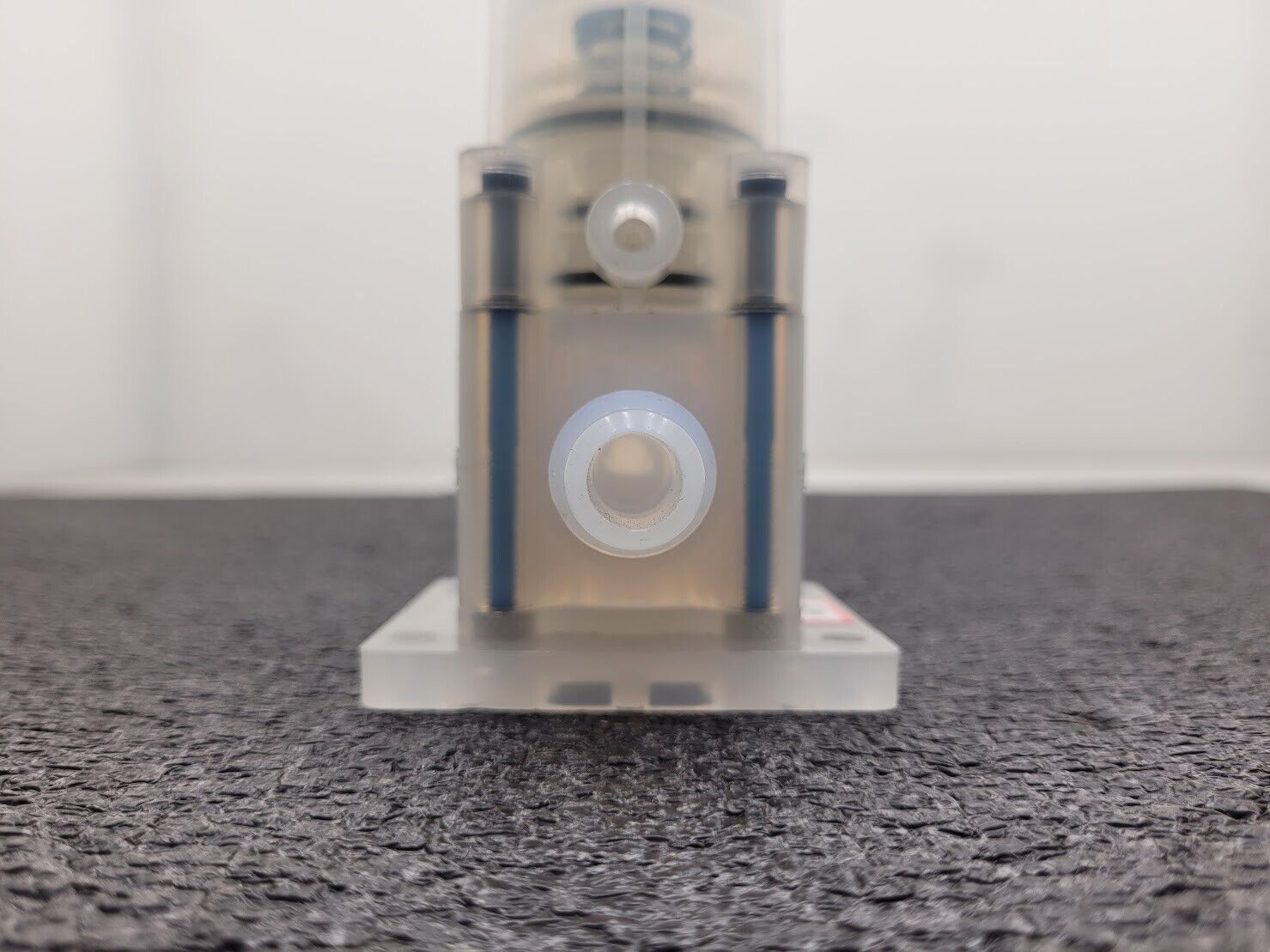 AMAT Furon High Purity Valve 1106124 CVD2-F88 NC 1/2"  Pneumatically Actuated