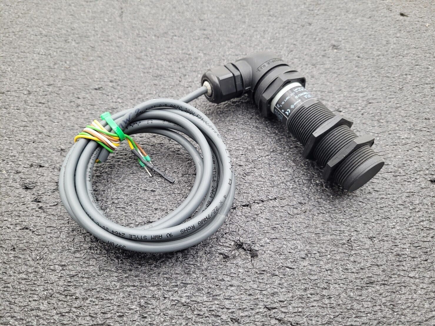 IFM KI505A KIE4150NCPKG/3D Capacitive Sensor 10-30V DC M30 Barrel 15mm Range