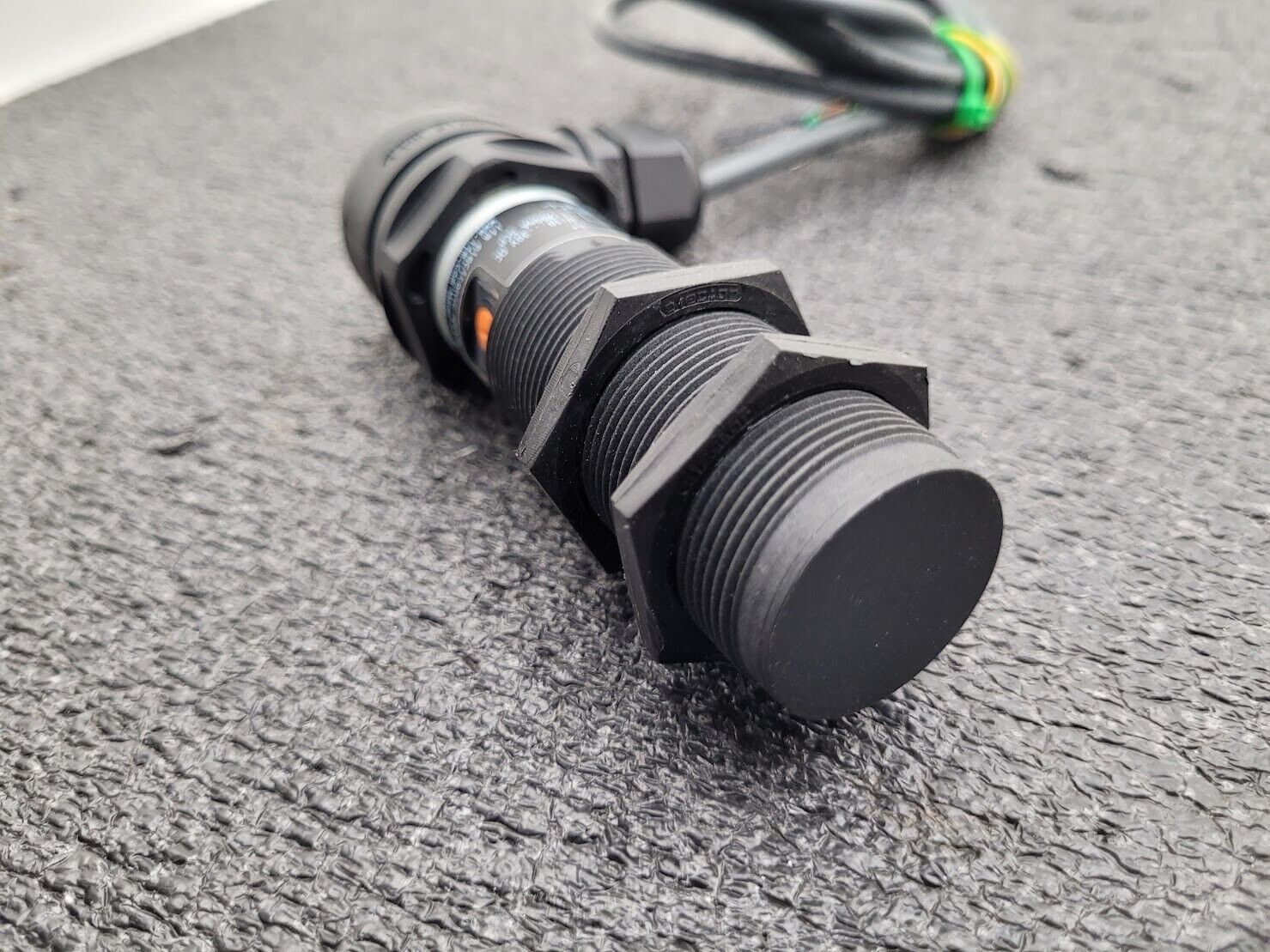 IFM KI505A KIE4150NCPKG/3D Capacitive Sensor 10-30V DC M30 Barrel 15mm Range