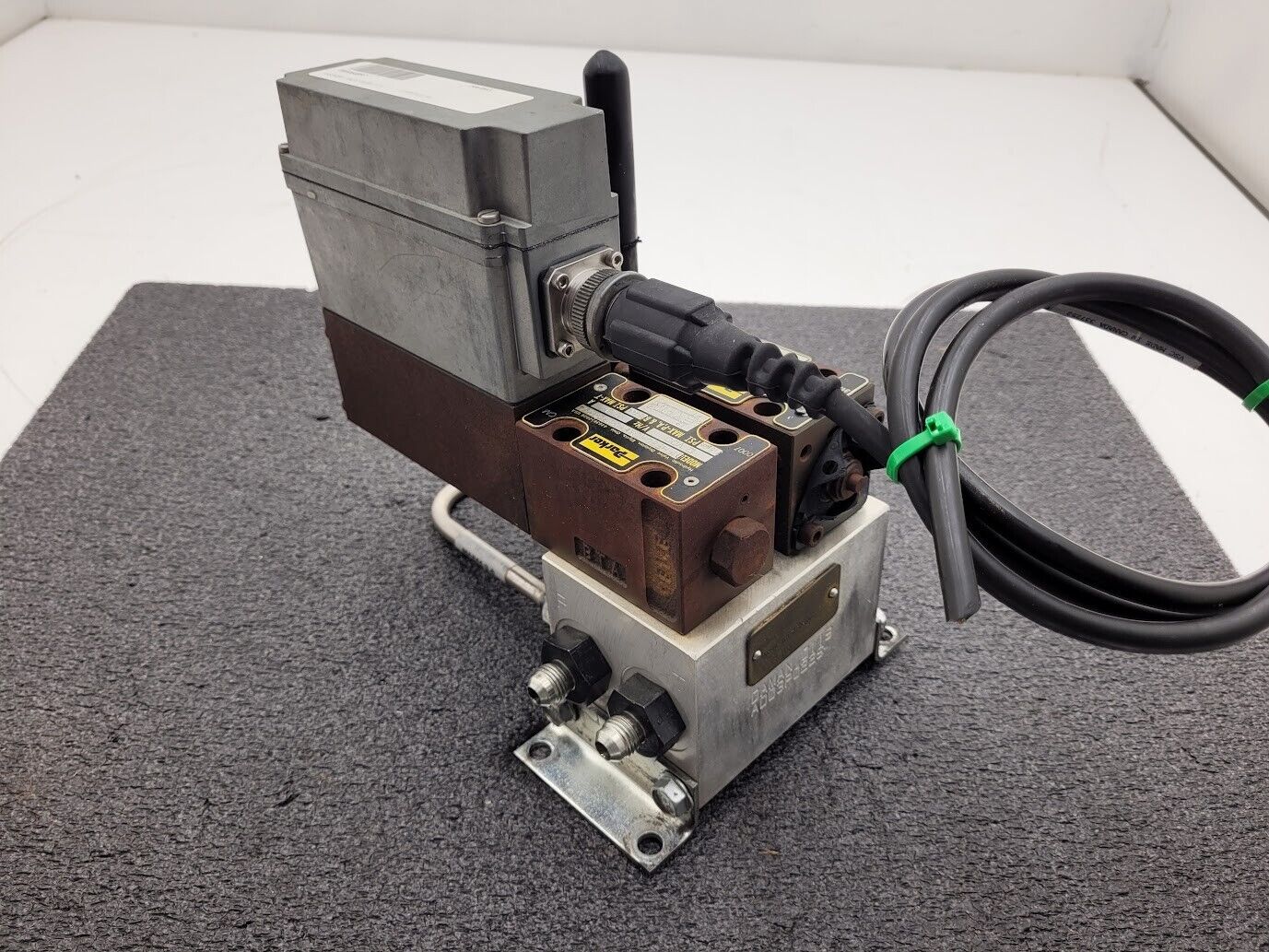 PARKER Hydraulic Proportional ISO Valve D1FHE80HCNEK0030X6114 12VDC + Override