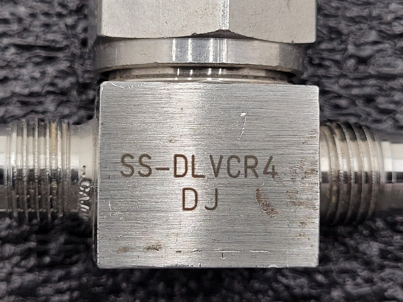 NUPRO SS-DLVCR4 DJ Manual Stainless Steel On/Off Gas Valve 1/4" VCR M-M