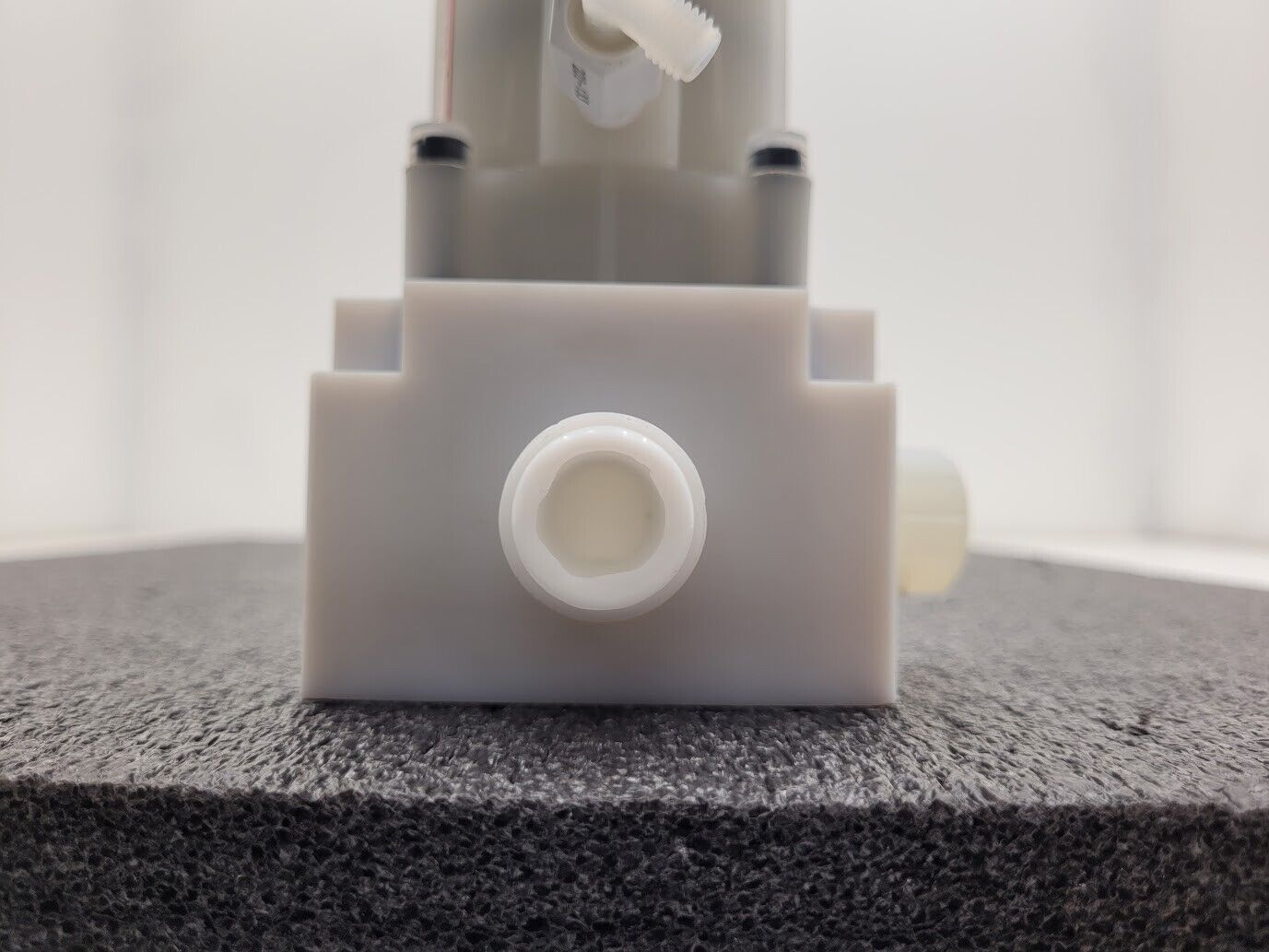 AMAT Furon High Purity Valve 1113274 JV2-F1212NC-DI 3/4" Pneumatically Actuated