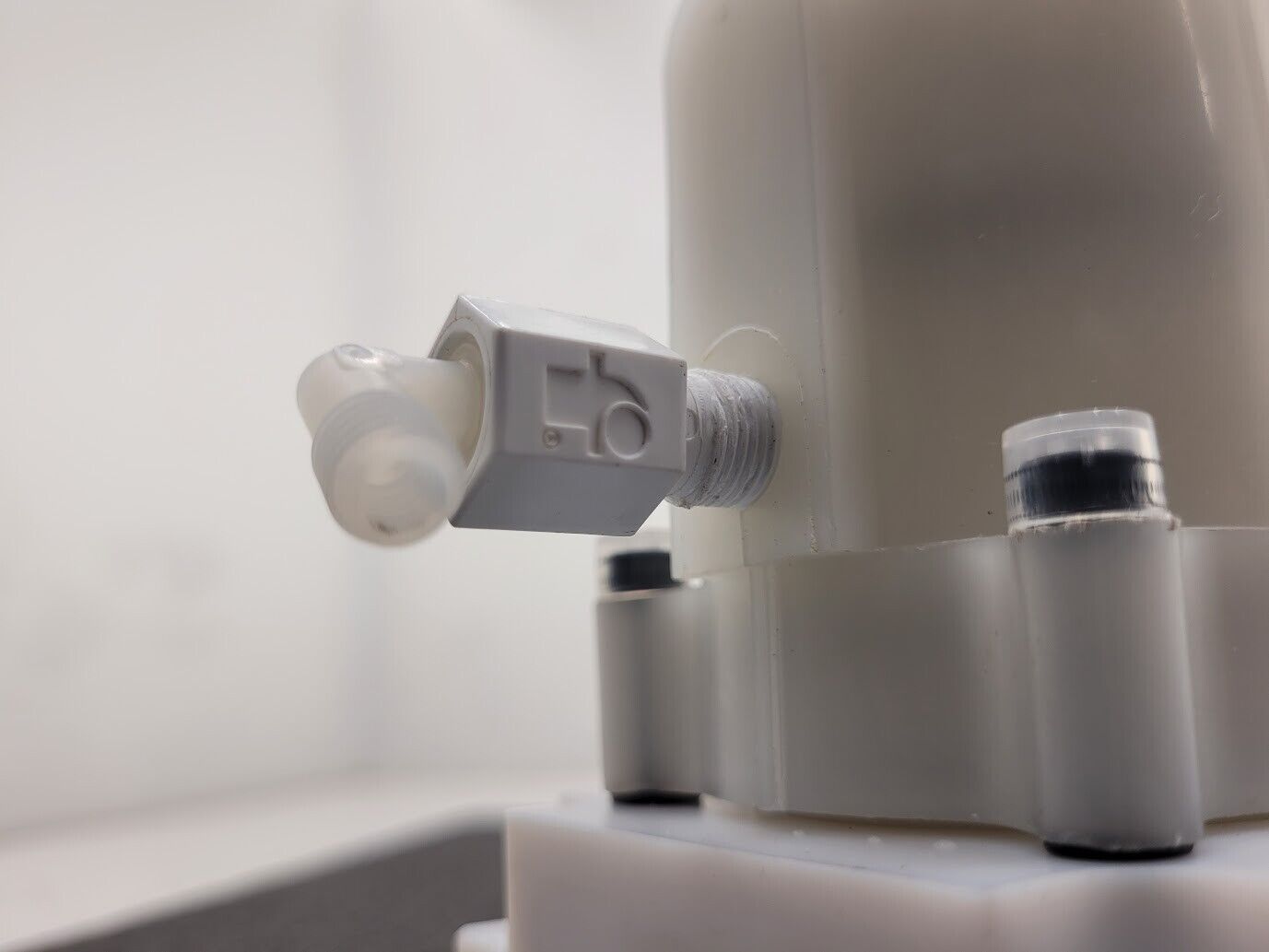 AMAT Furon High Purity Valve 1113274 JV2-F1212NC-DI 3/4" Pneumatically Actuated