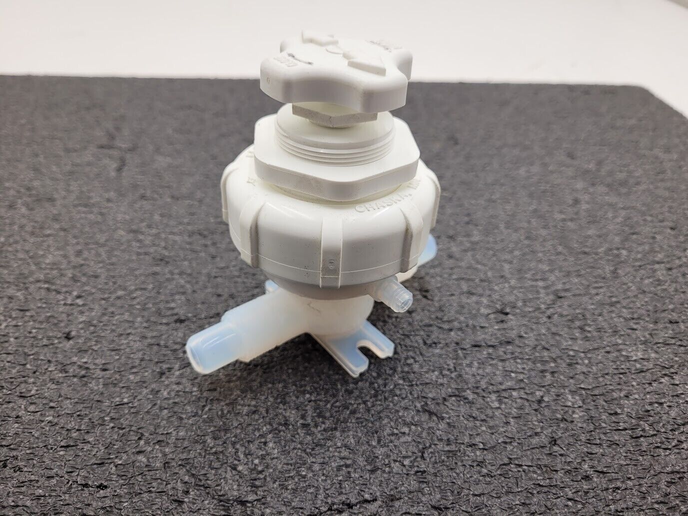 Entegris Fluoroware 201-37-01 2-Way Manual Diaphragm Valve 1/2" Flaretek Fitting