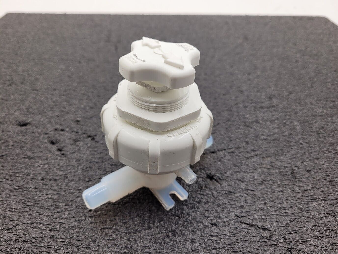 Entegris Fluoroware 201-37-01 2-Way Manual Diaphragm Valve 1/2" Flaretek Fitting