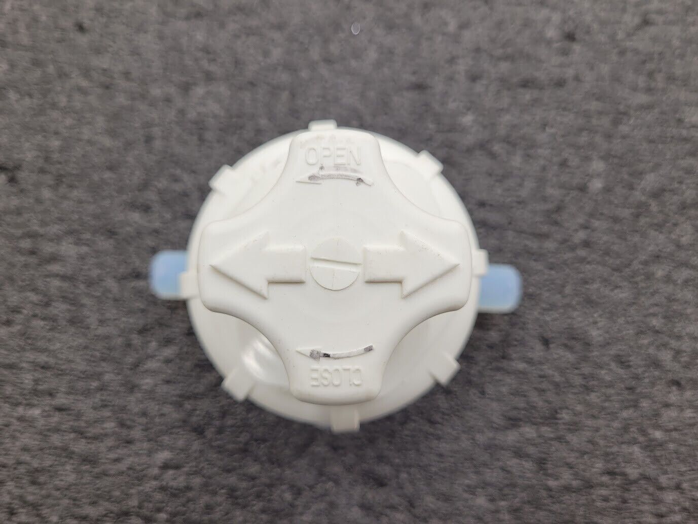 Entegris Fluoroware 201-37-01 2-Way Manual Diaphragm Valve 1/2" Flaretek Fitting