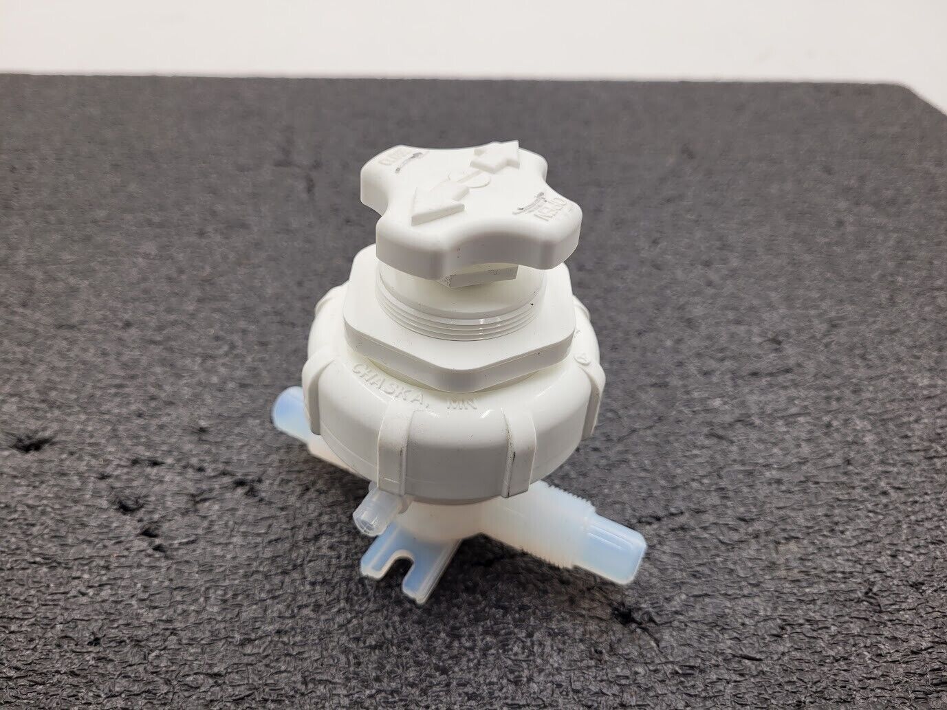Entegris Fluoroware 201-37-01 2-Way Manual Diaphragm Valve 1/2" Flaretek Fitting