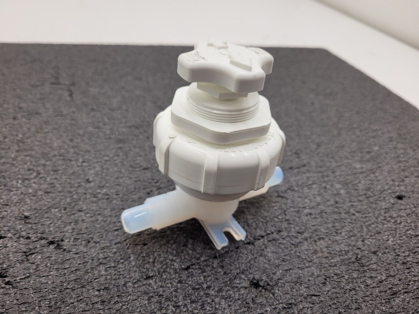 Entegris Fluoroware 201-37-01 2-Way Manual Diaphragm Valve 1/2" Flaretek Fitting