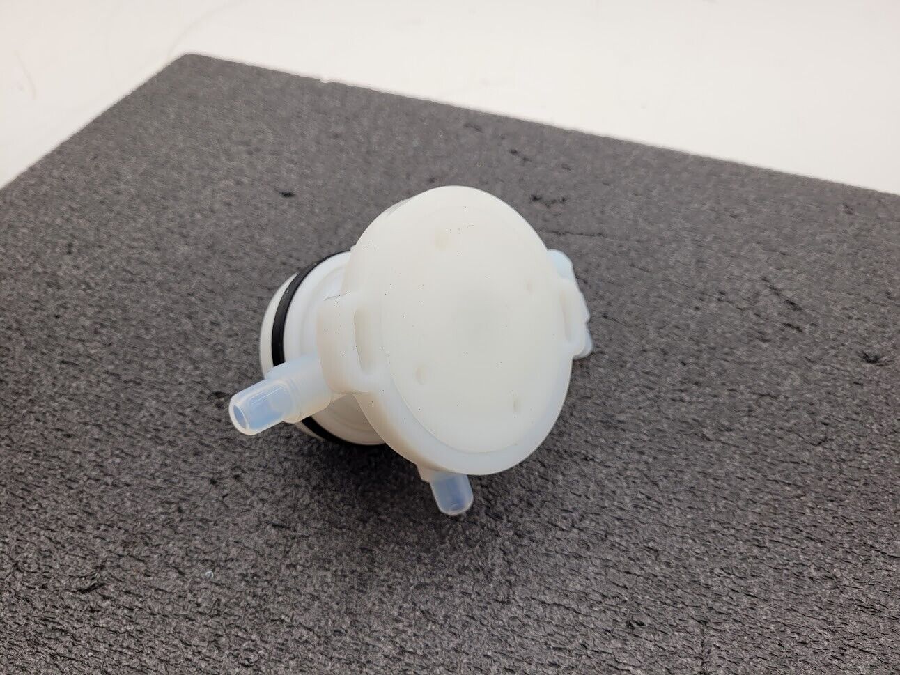 Furon 1112360 High Purity 2-Way Valve 1/2" Flare Pneumatically Actuated