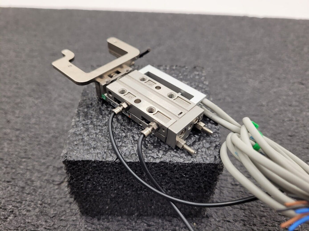 SMC 11-MXJ6-15C Linear Guided Slide Cylinder Table Cleanroom D-M9N Sensors