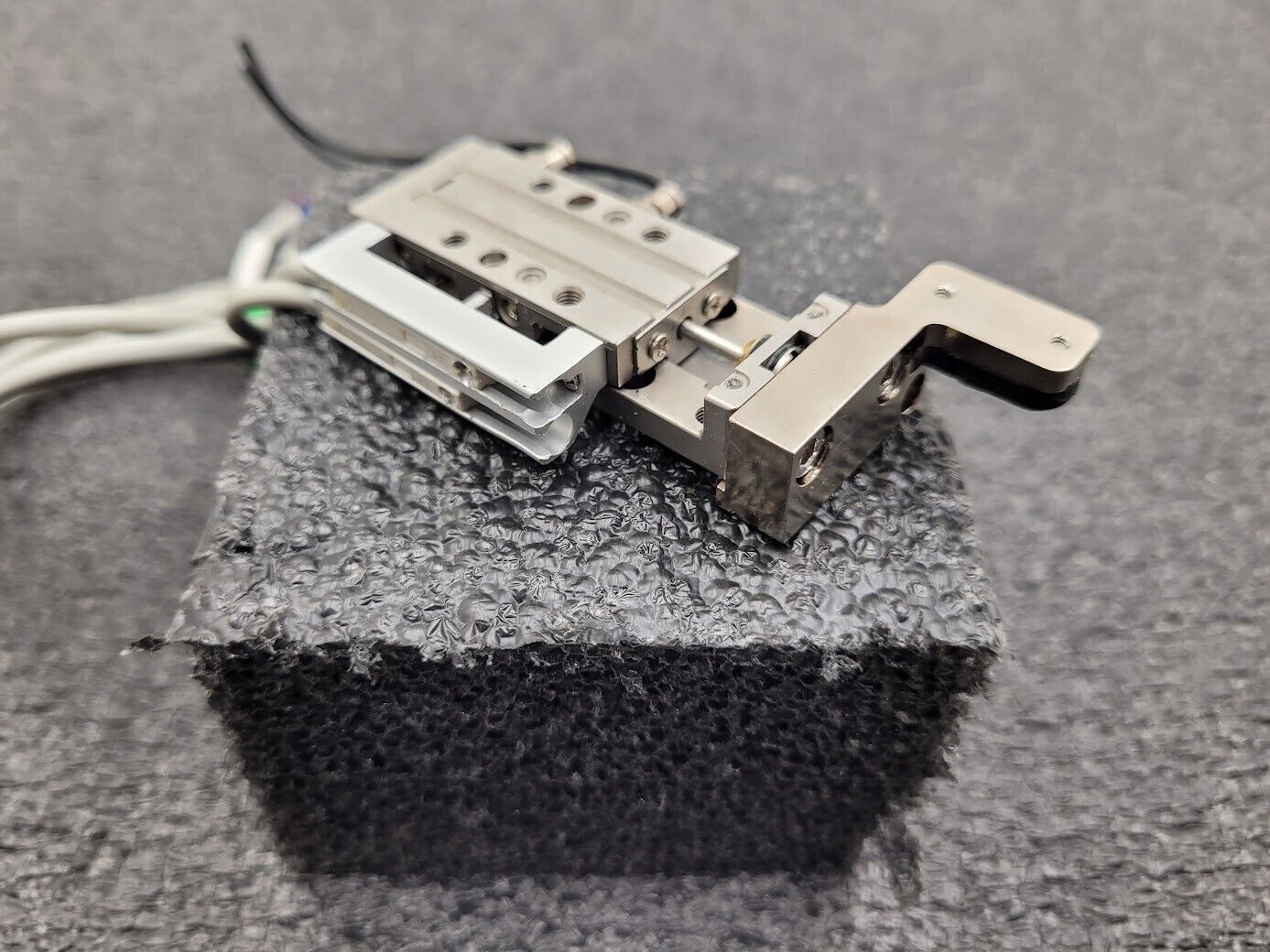 SMC 11-MXJ4-10C Linear Guided Slide Cylinder Table Cleanroom D-M9N Sensors