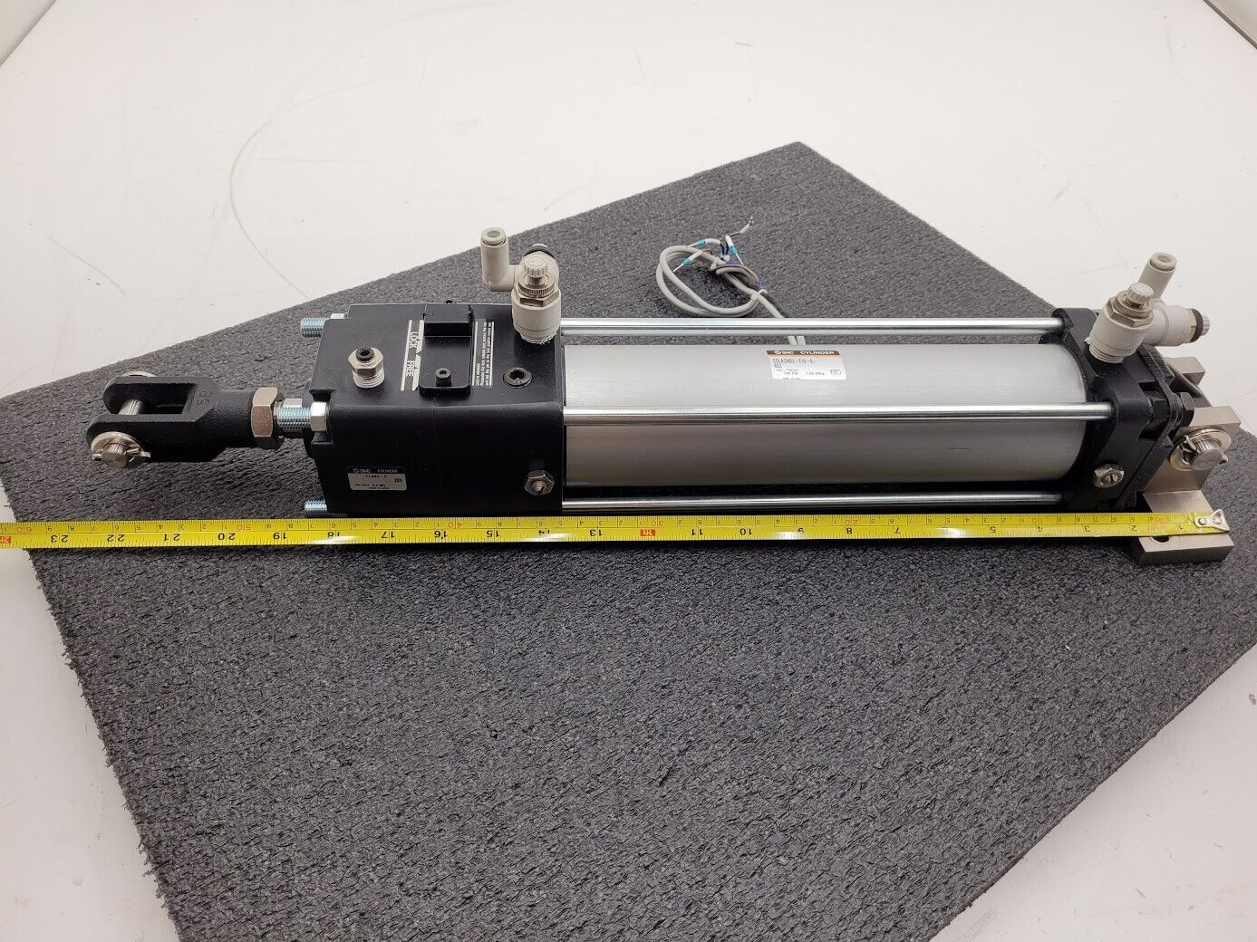 SMC Tie Rod Cylinder w/CLA63-E Lockup Unit CDLACN63-219-E-A53 D-A53 Sensors
