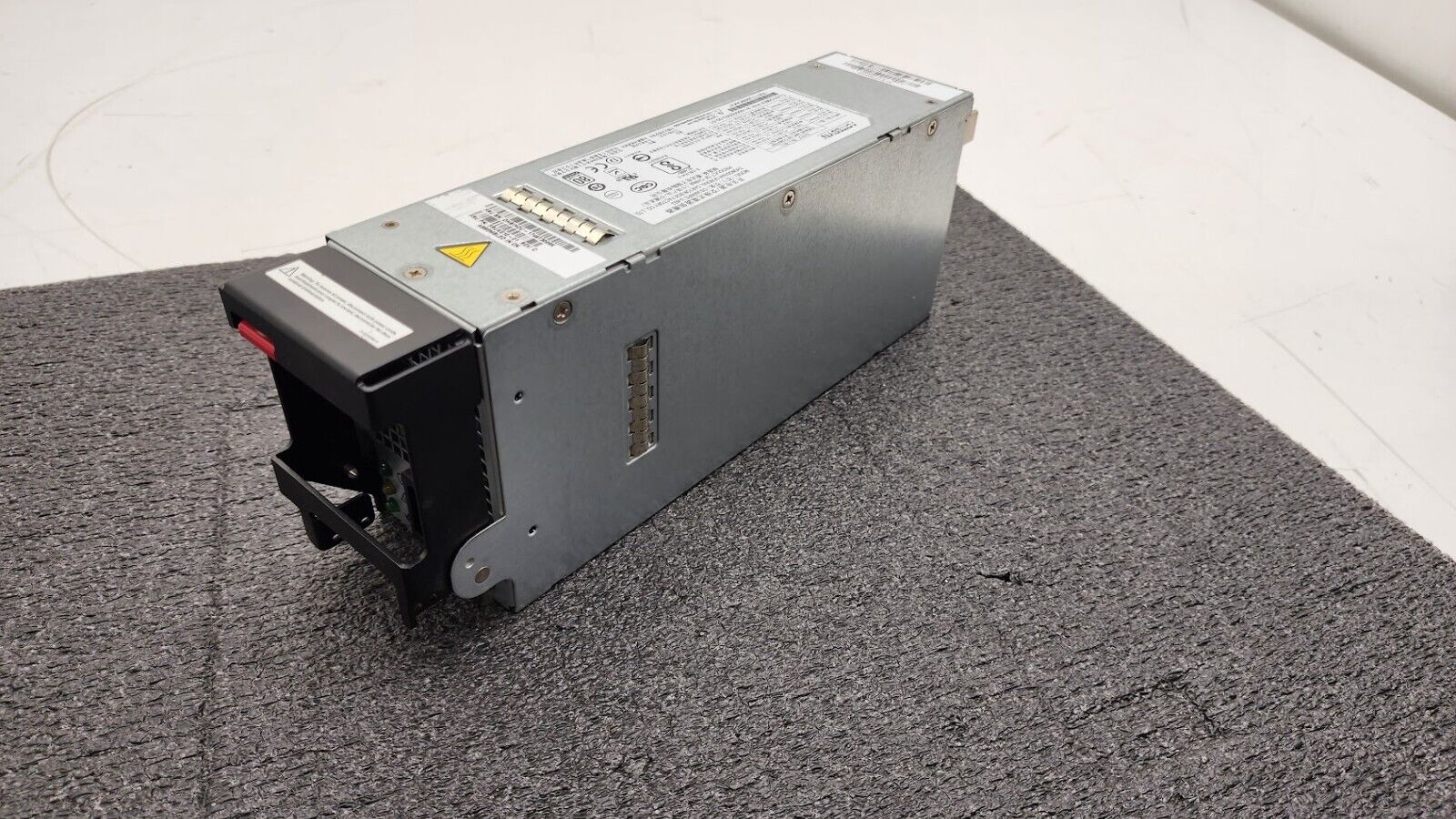Artesyn DS3000PE-3-403 12V 3000W Server Power Supply 81-00000093-00-01