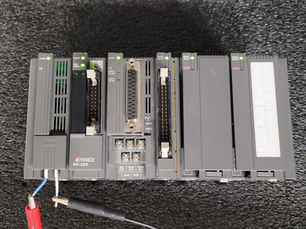 KEYENCE KV-300 PLC KV-U5 24VDC 2x KV-B16R Relay KV-L2 Serial KV-C32X DC Input