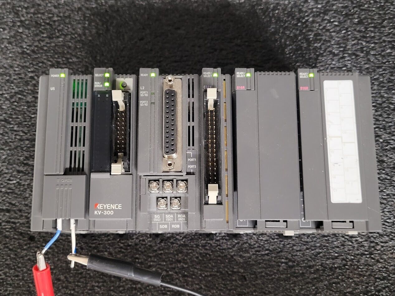 KEYENCE KV-300 PLC KV-U5 24VDC 2x KV-B16R Relay KV-L2 Serial KV-C32X DC Input