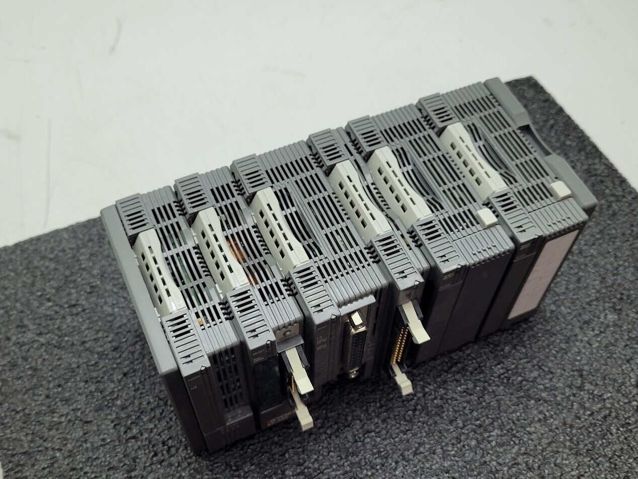 KEYENCE KV-300 PLC KV-U5 24VDC 2x KV-B16R Relay KV-L2 Serial KV-C32X DC Input