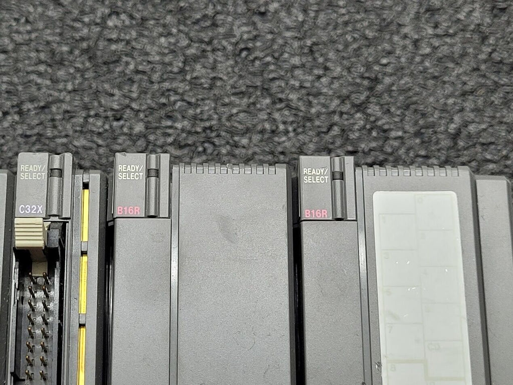 KEYENCE KV-300 PLC KV-U5 24VDC 2x KV-B16R Relay KV-L2 Serial KV-C32X DC Input