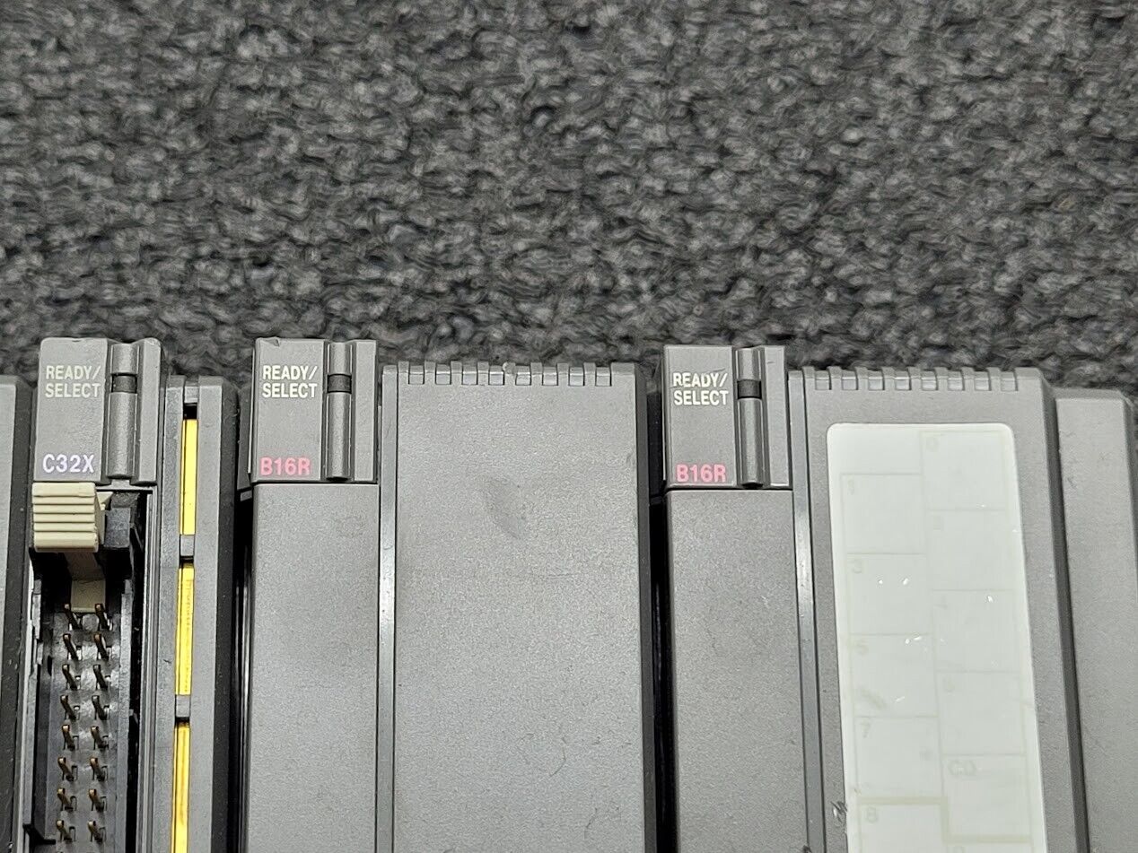 KEYENCE KV-300 PLC KV-U5 24VDC 2x KV-B16R Relay KV-L2 Serial KV-C32X DC Input