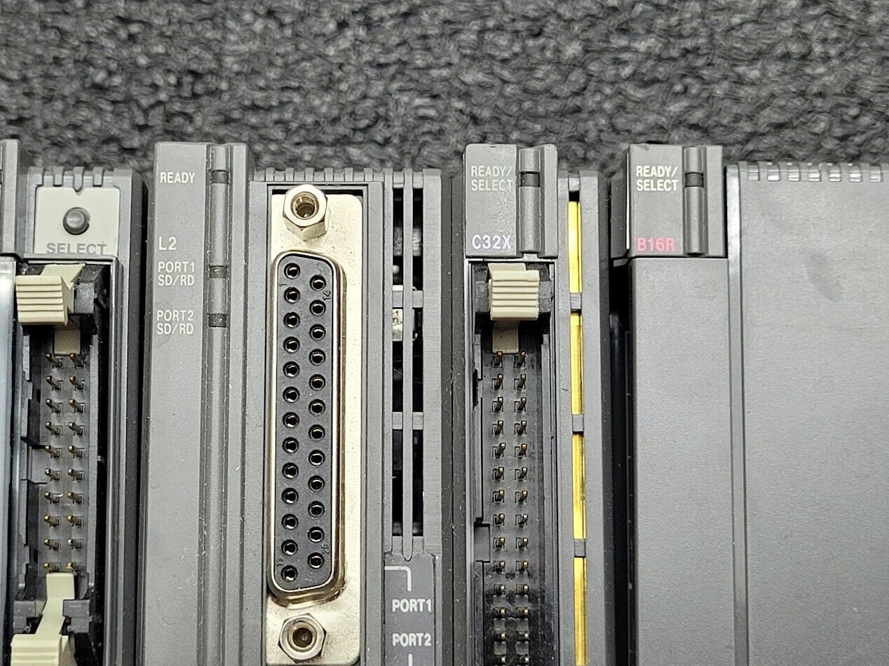 KEYENCE KV-300 PLC KV-U5 24VDC 2x KV-B16R Relay KV-L2 Serial KV-C32X DC Input